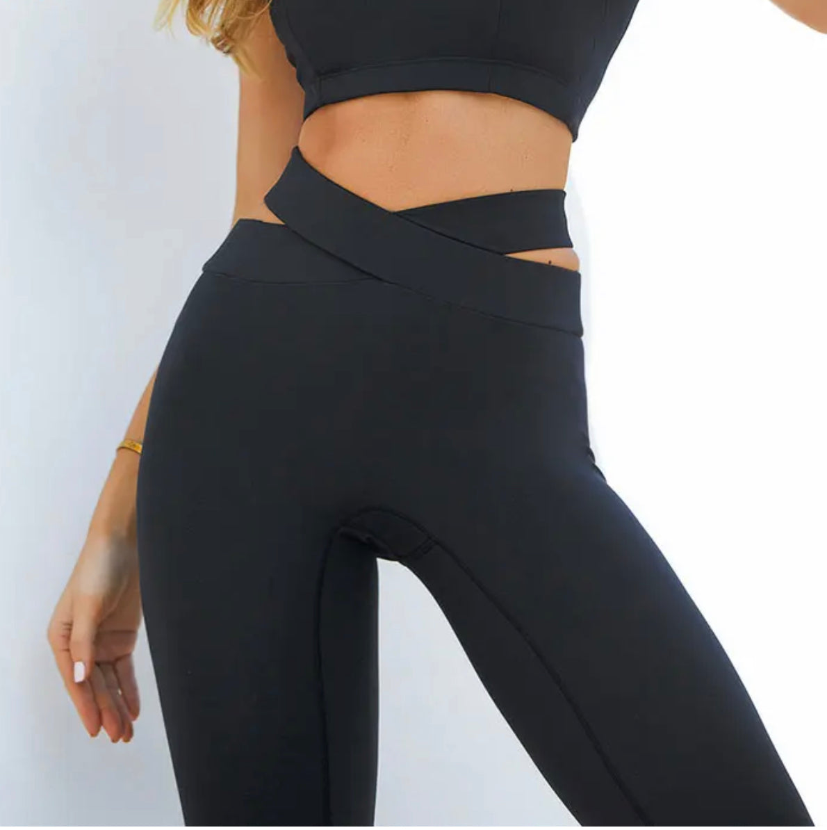 Crisscross Leggings with 2 sides pockets