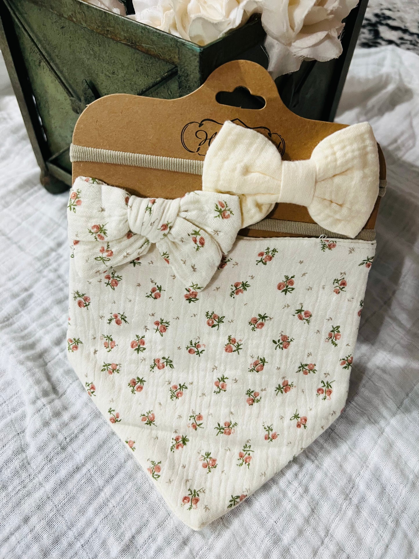 3 Pcs./Muslin Set Bib/Hairband for Baby girl