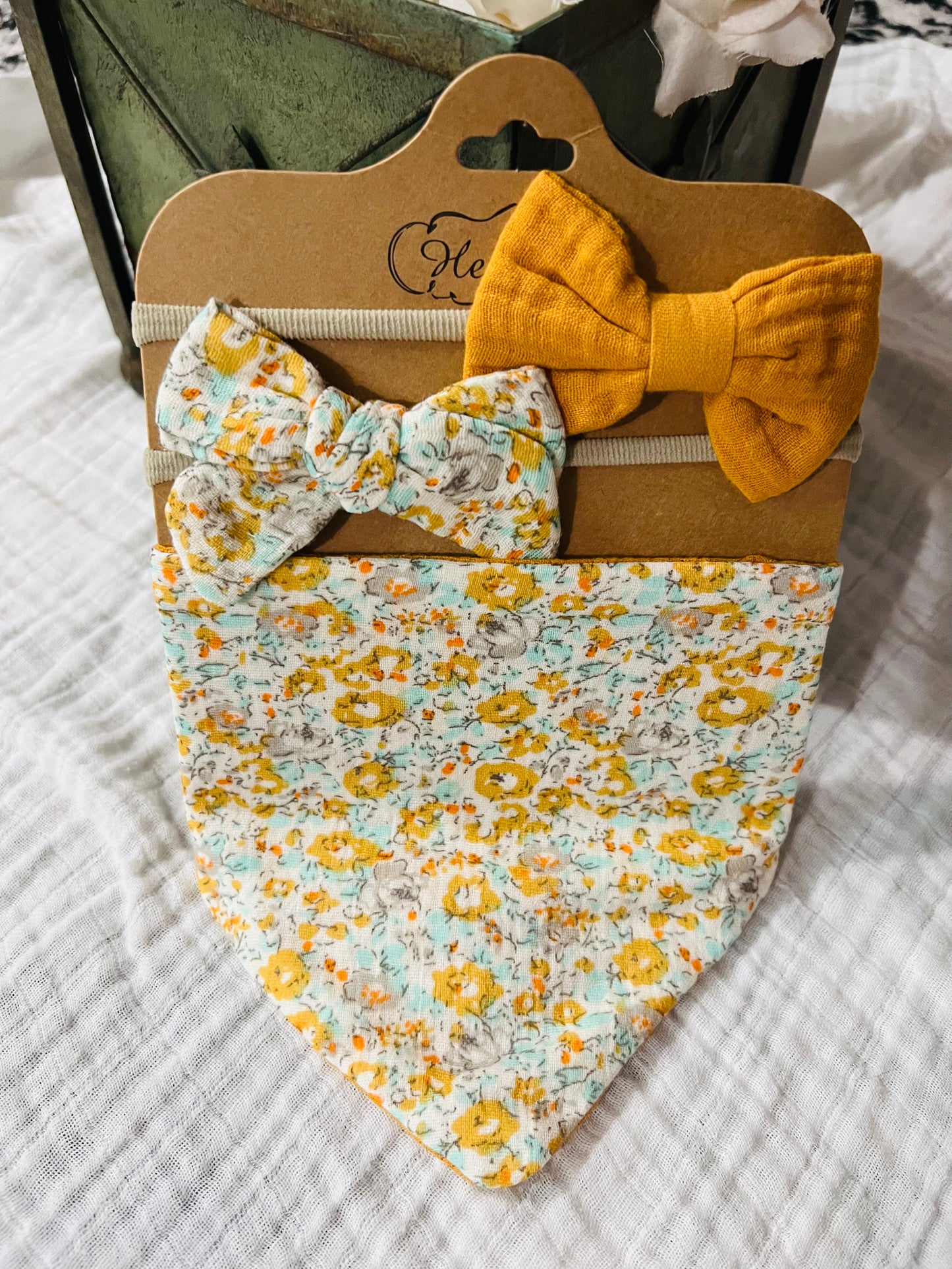 3 Pcs./Muslin Set Bib/Hairband for Baby girl