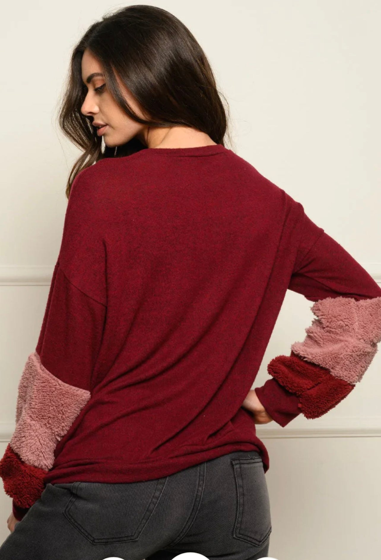 WOMEN'S LONG DETAILED SLEEVES TOP
